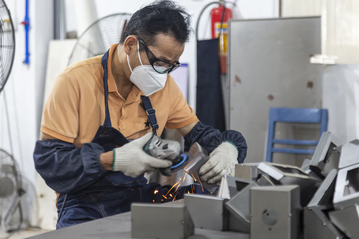 laboratory-furniture-manufacturing-weld-grinding laboratory-furniture-manufacturing-weld-grinding