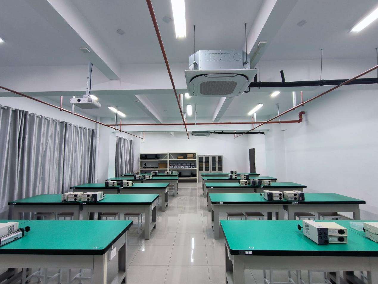 physics-laboratory-furniture-overview